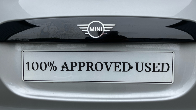 MINI Hatchback 1.5 Cooper Classic Premium 3dr Auto Petrol Hatchback